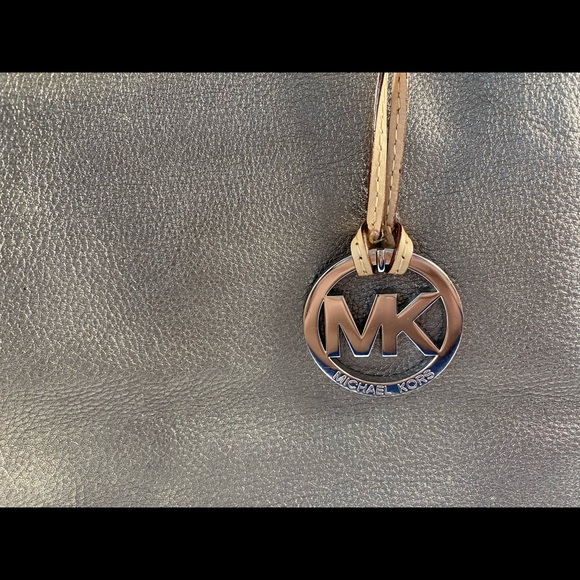 Michael Kores Metallic Silver Tote Bag - Picture 4 of 7